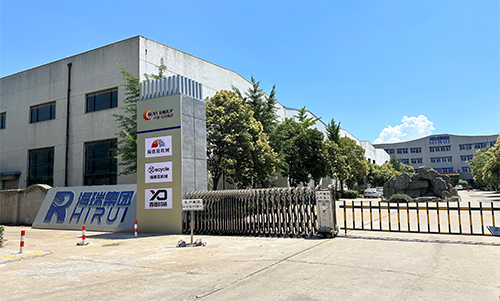 客戶參觀、考察鋰電池處理設(shè)備車間